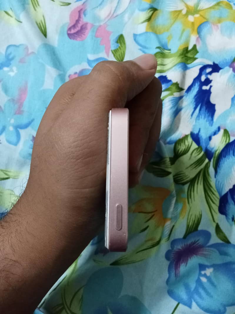 Apple iPhone SE 5