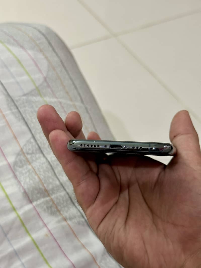 Apple iPhone 11 Pro 2