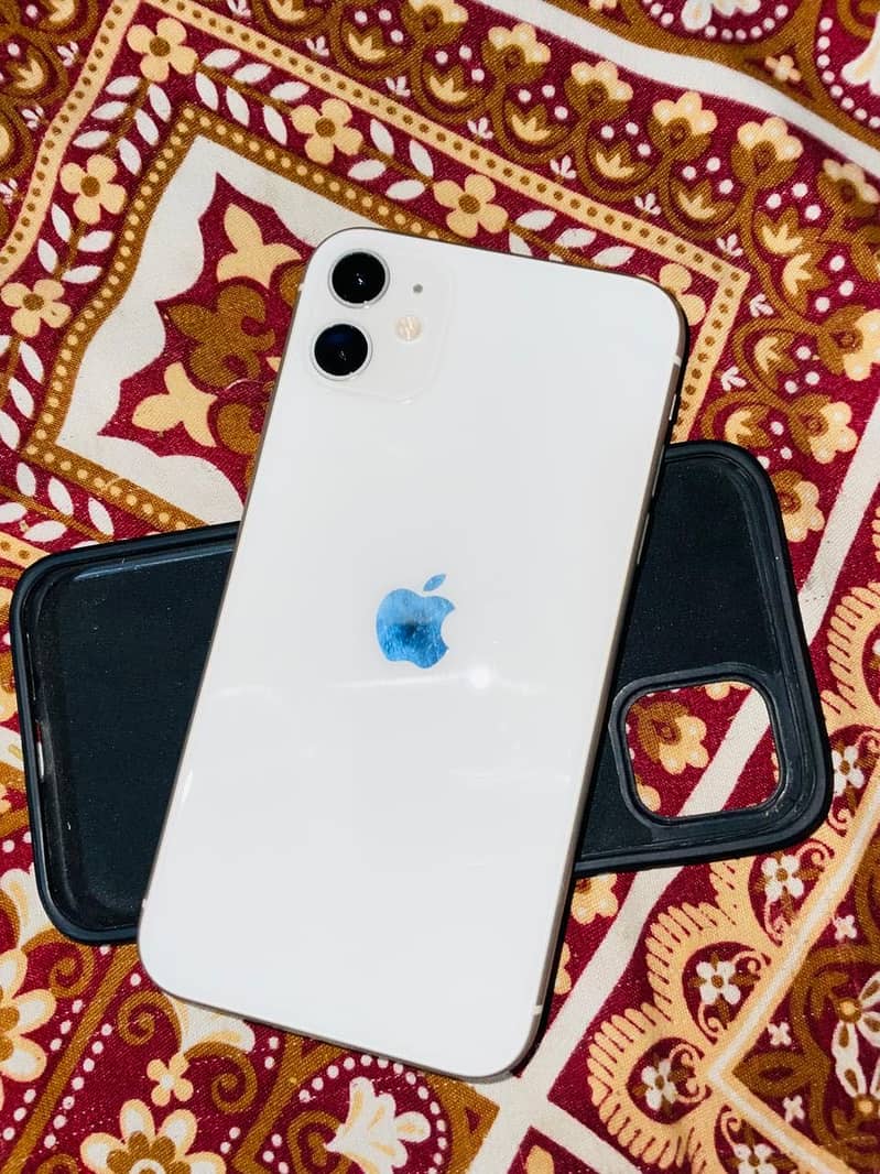 Apple iPhone 11 0