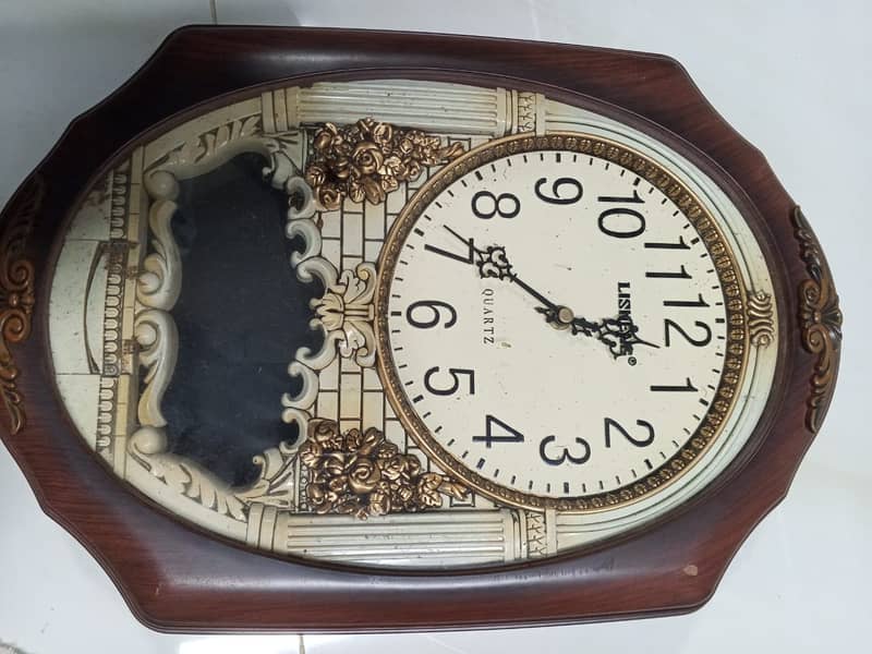 wall clock very old 3
