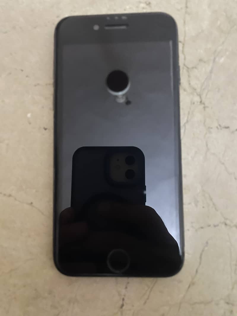 Apple iPhone 7 1