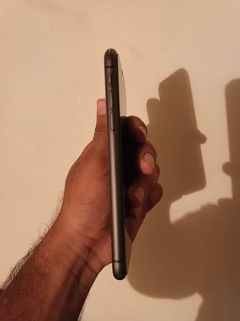 Apple iPhone 11 3