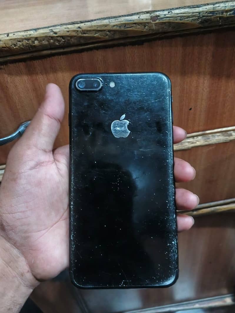 Apple iPhone 7 Plus 1