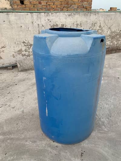 Selling water tank.