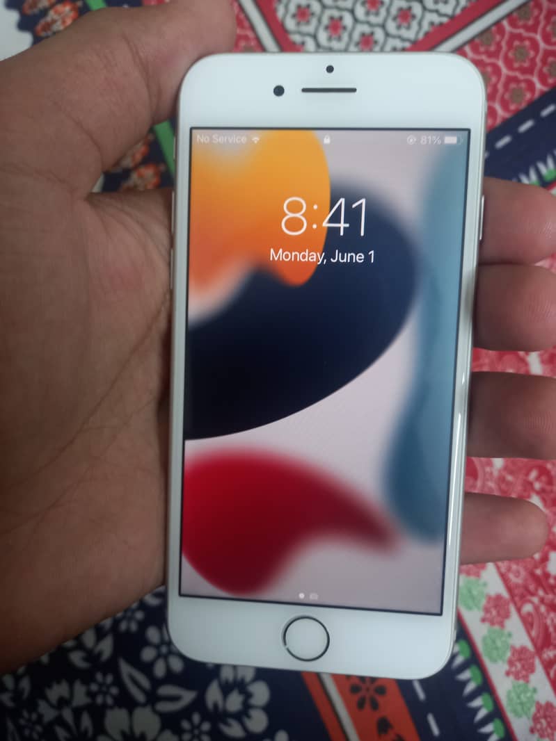 Apple iPhone 7 1