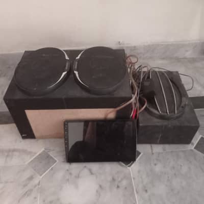 Android panel with 3 speakers (Read full ad)