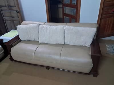 5 seater wodden frame sofa