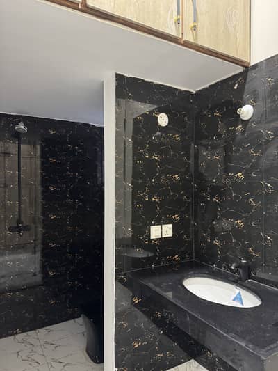 Brand New 10 Marla House for Rent in Fazaia Housing Scheme Phase 1 | 5 Bedrooms |