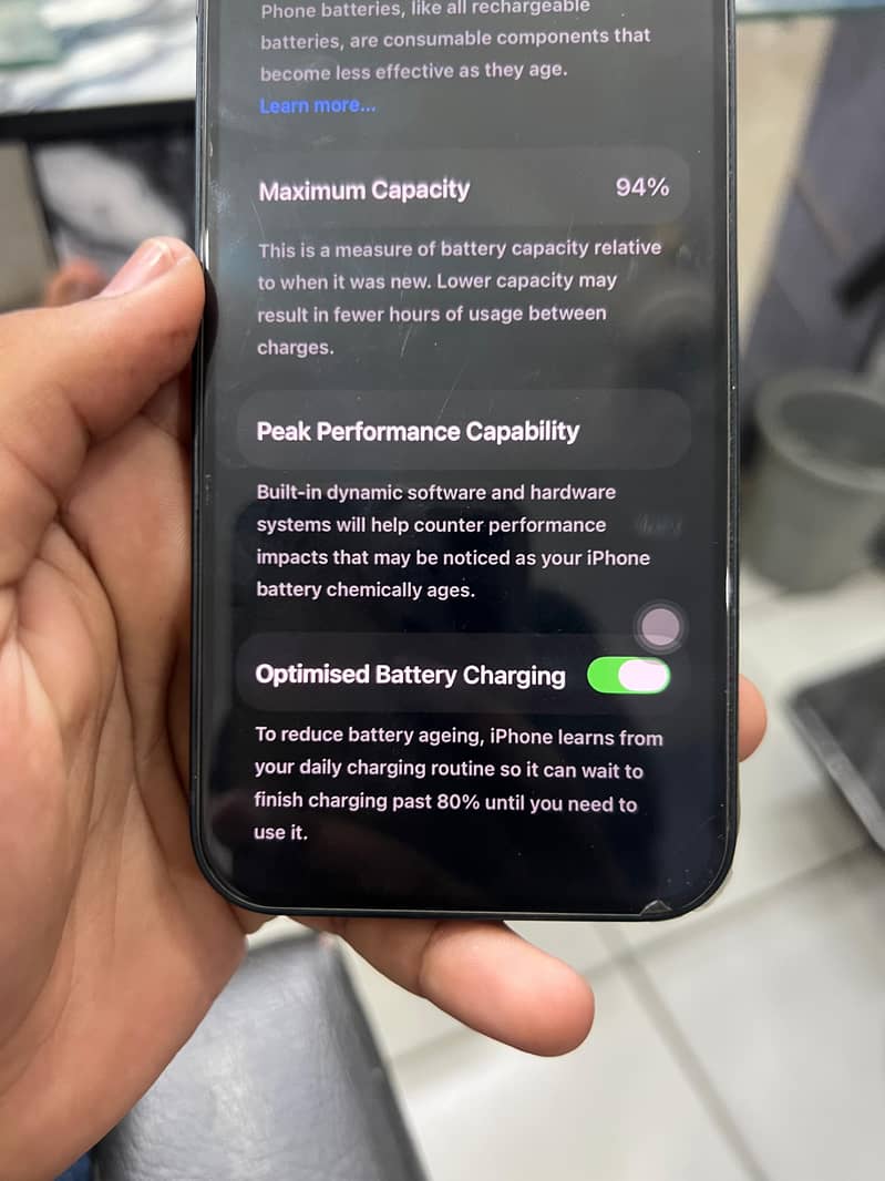 Apple iPhone 13.03174046782 number ia pa Whatsapp ha tabta kernna 0