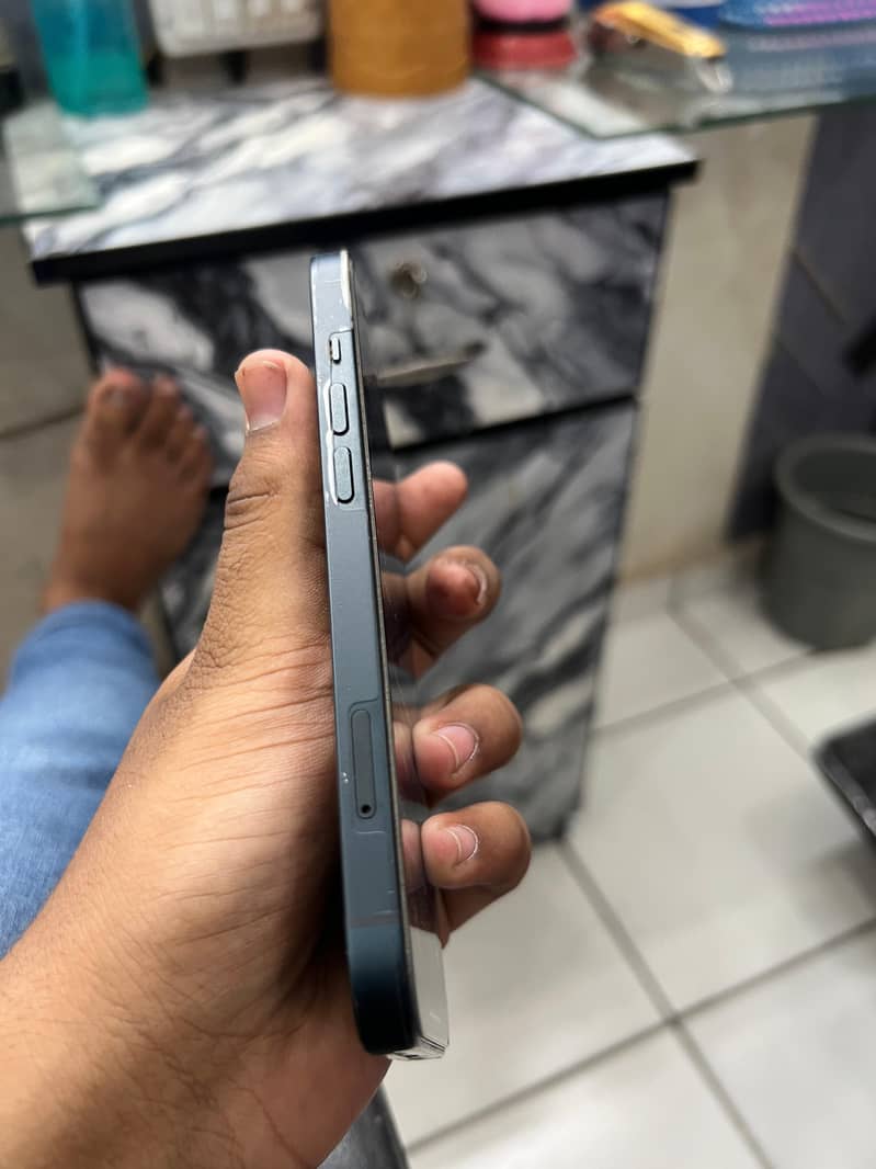 Apple iPhone 13.03174046782 number ia pa Whatsapp ha tabta kernna 2
