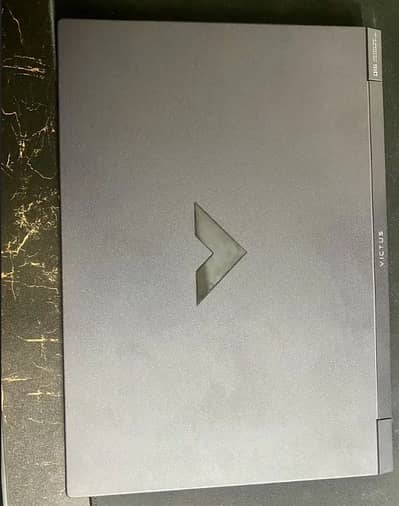 HP Victus 15AMD R5 8645 RTX 4050