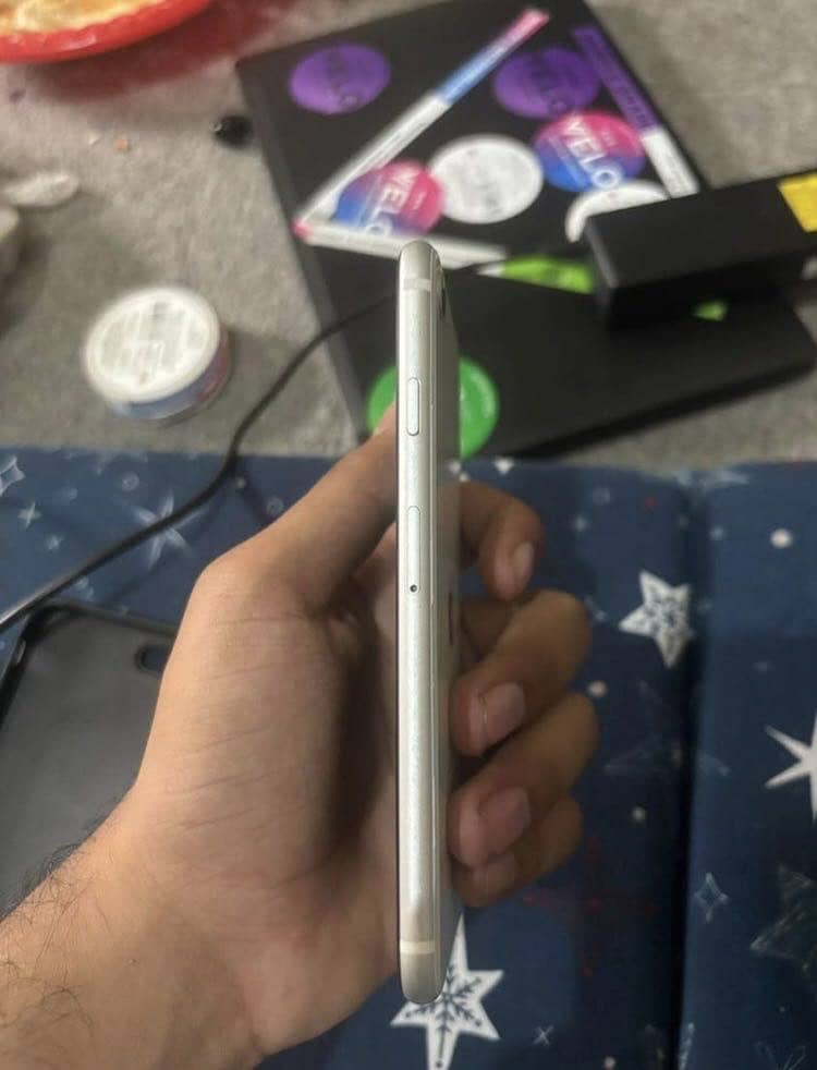Apple iPhone SE 3rd Generation 2