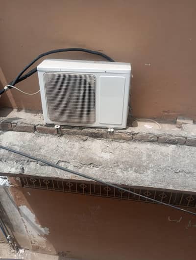 Used AC 1.5 ton Best Condition