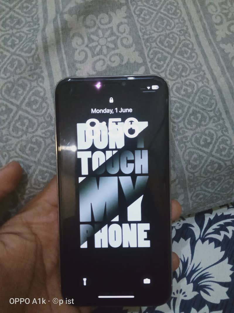 Apple iPhone X 3