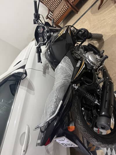 Yamaha YBR 125 (Black)