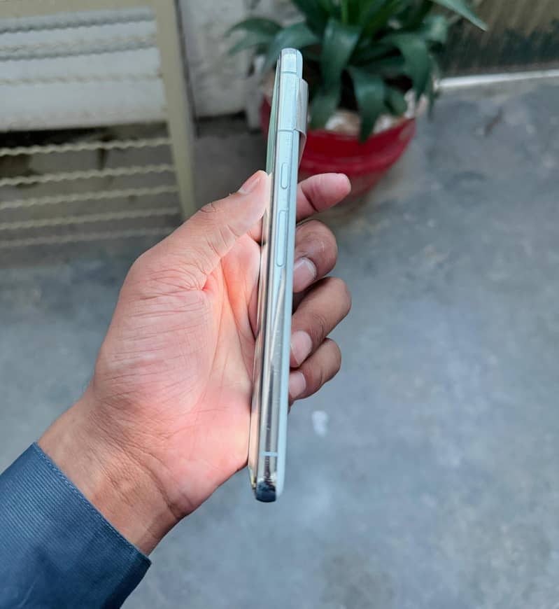 Google pixel 8 pro 4