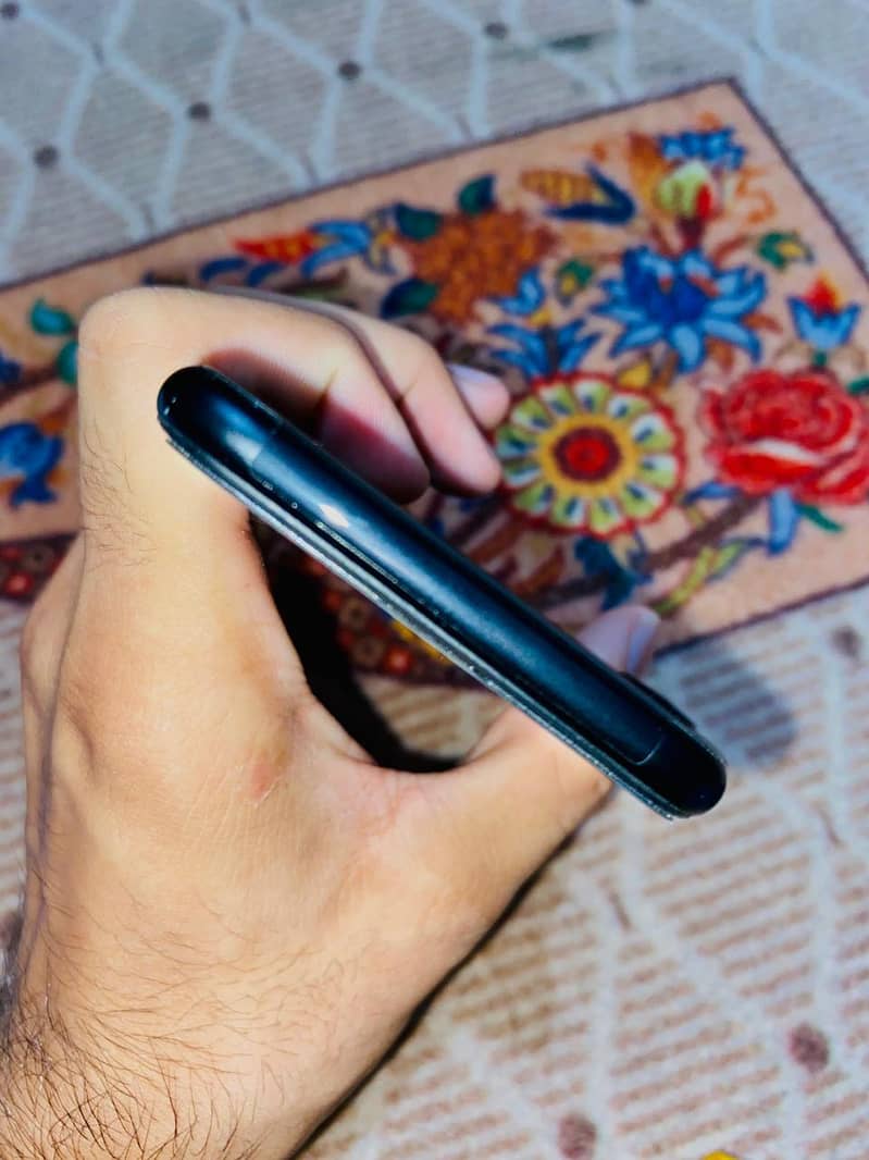 Iphone SE 2ND Generation 4