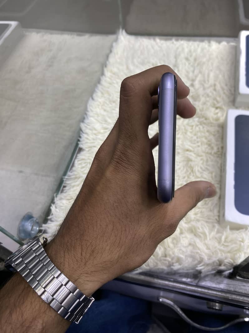 Apple iPhone 11 6