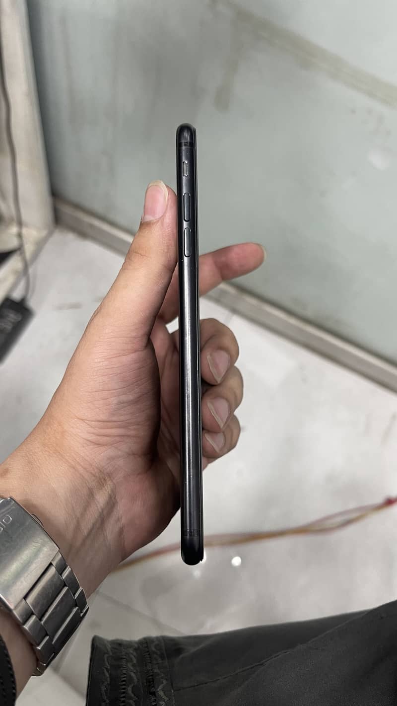 Apple iPhone 7 Plus 2
