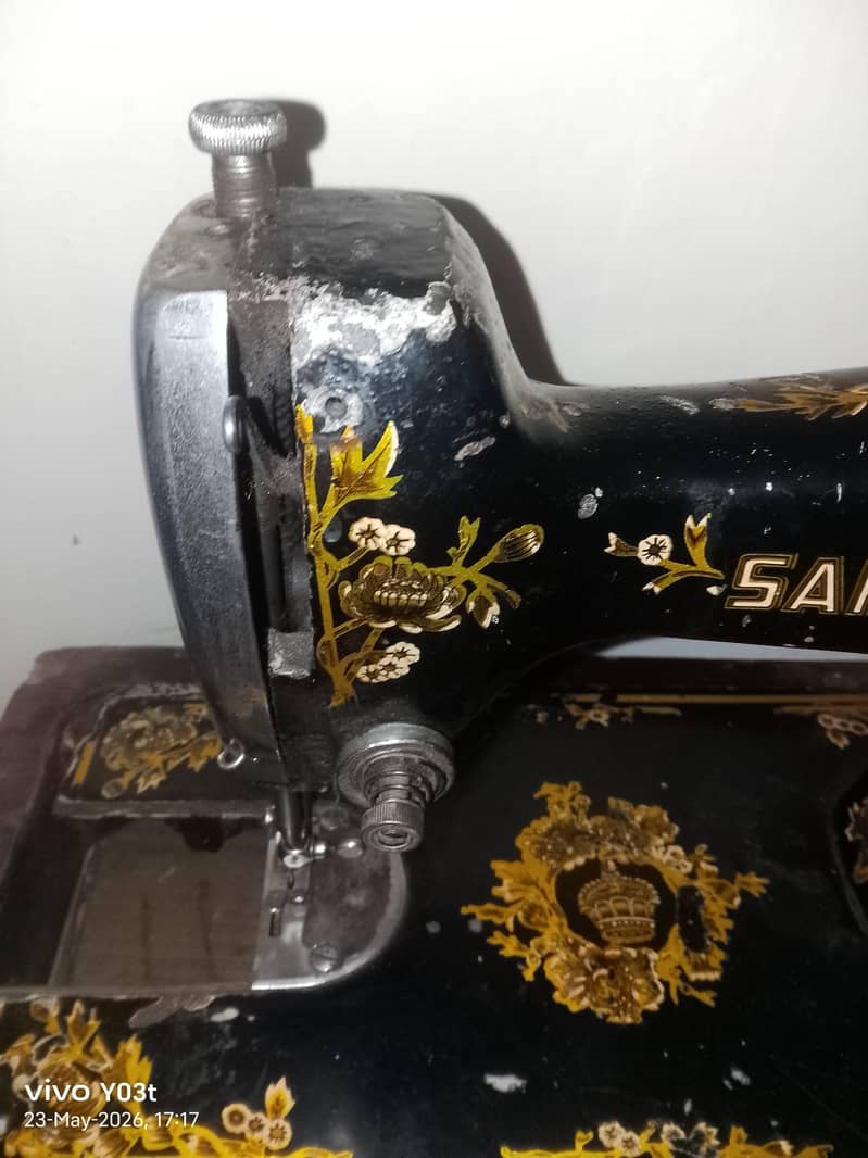 سنگر سلائی مشین برائے فروخت – اچھی کنڈیشن میں 1