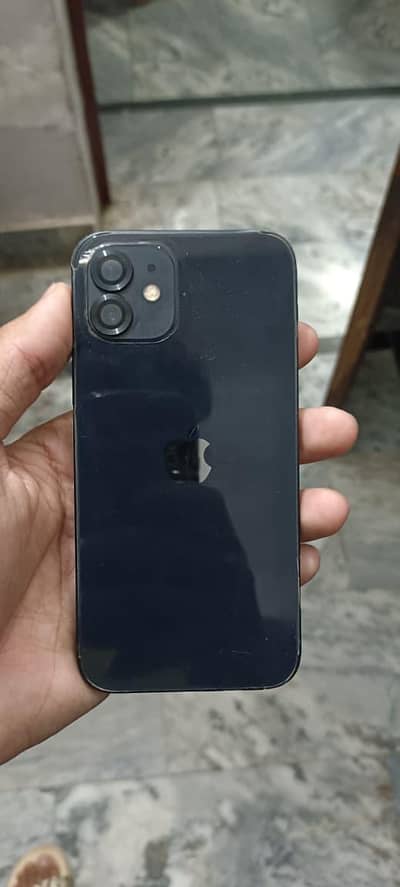 Apple iPhone 12