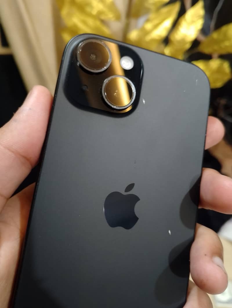 Apple iPhone 15 2