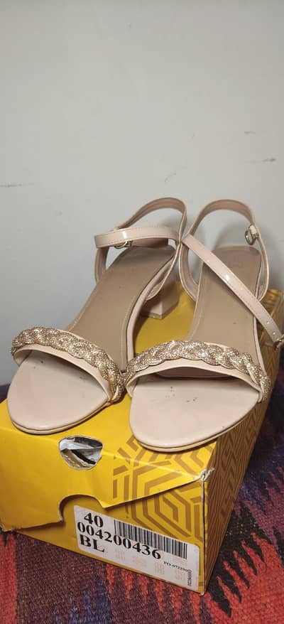 ECS-heels - wore only once- size 41
