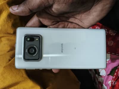 Sharp Aquos R6 12/128