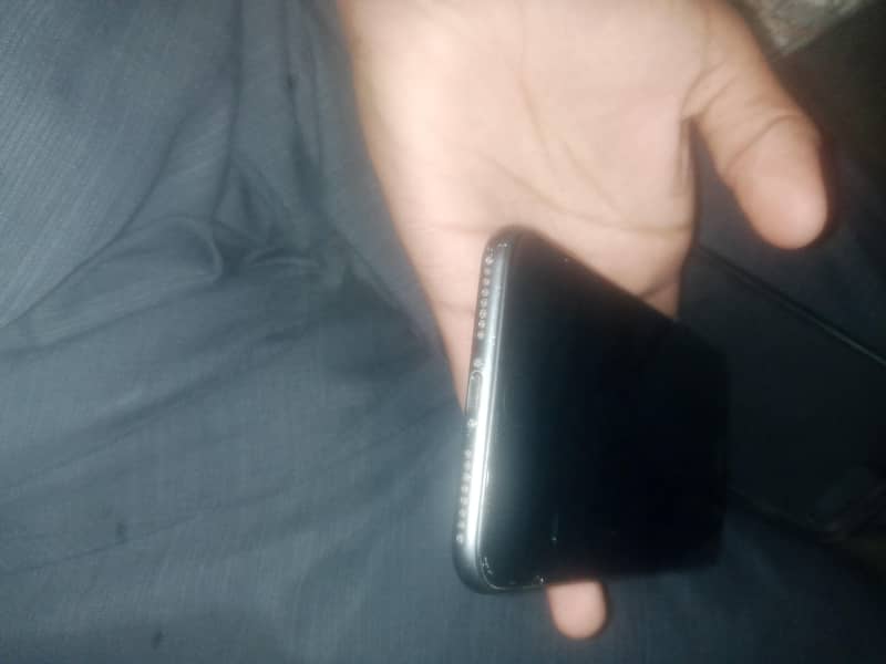 Apple iPhone 8 Plus 5