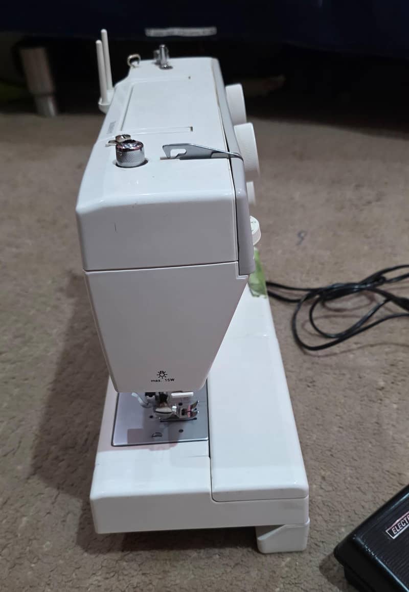 sewing zigzag machine 2