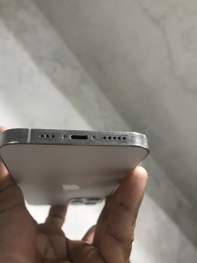 iPhone 12 Pro 1