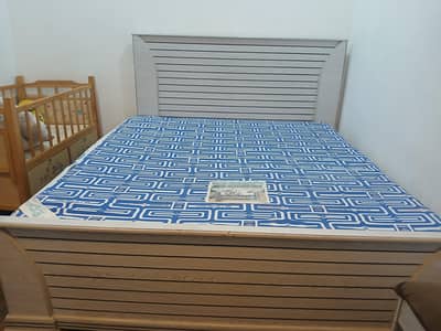 bed,side tables and dressing table