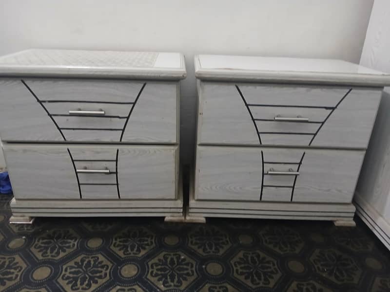bed,side tables and dressing table 3
