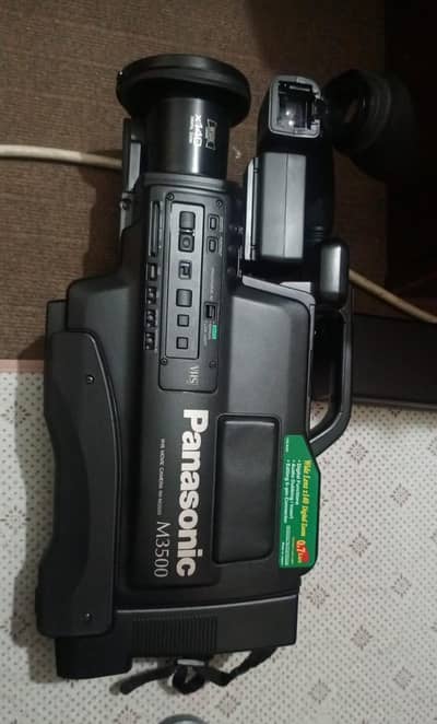 Panasonic M3500 VHS Video Camera Complete Set with Case