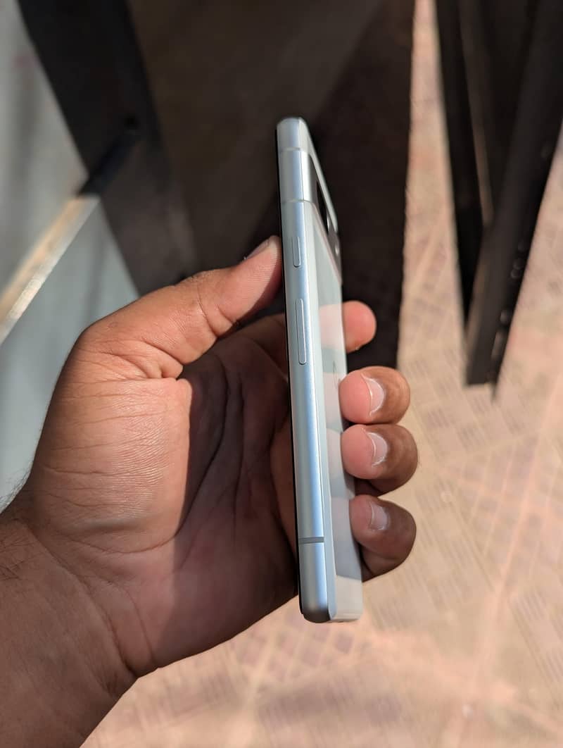 Google Pixel 7a 2