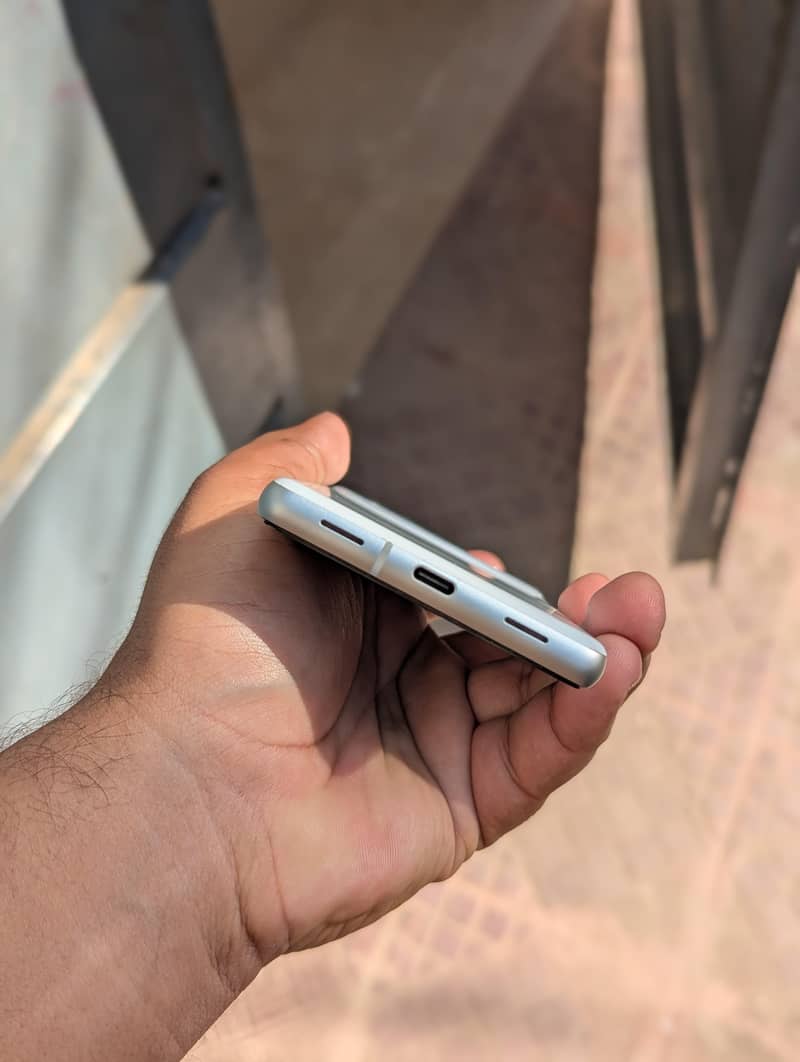 Google Pixel 7a 3