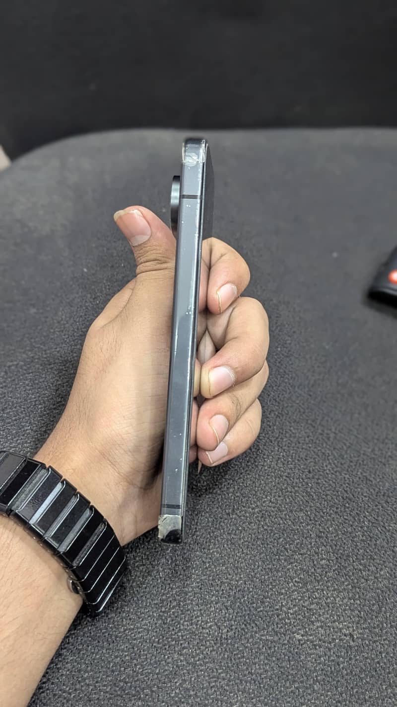 Google Pixel 9 5