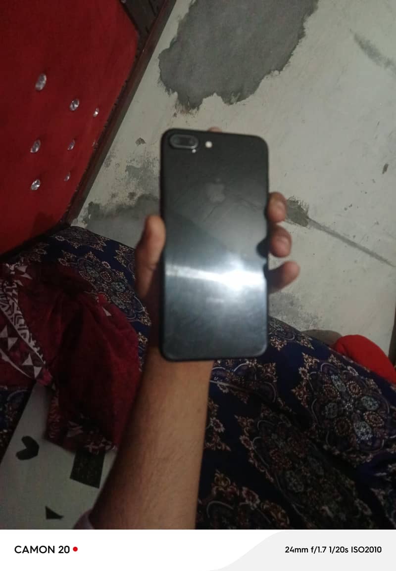 Apple iPhone 7 Plus 0