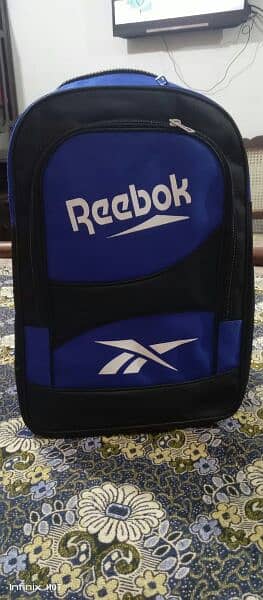 High quality college and school bags for boys and girls at wholesale