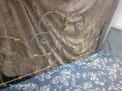 Bed Woth matress