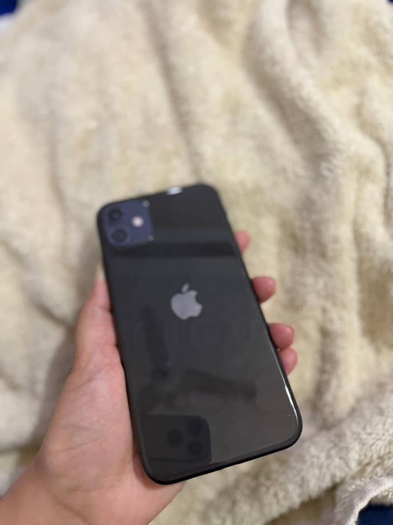 Apple iPhone 11 4