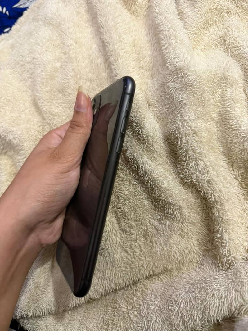 Apple iPhone 11 5