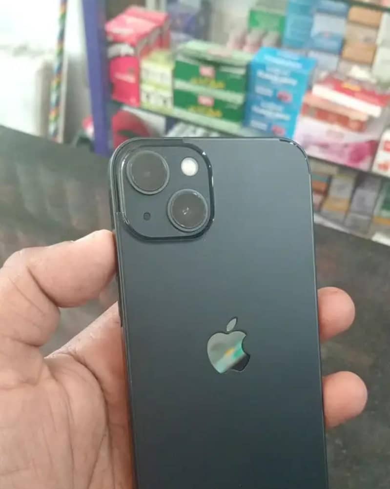 iPhone 13 0
