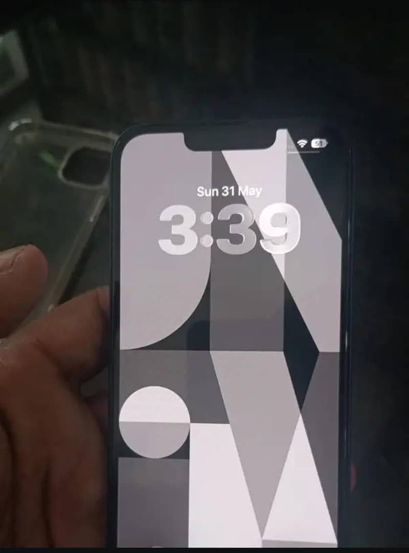 iPhone 13 3