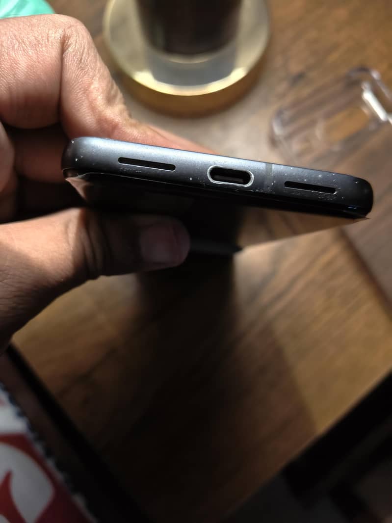 Google Pixel 8 11