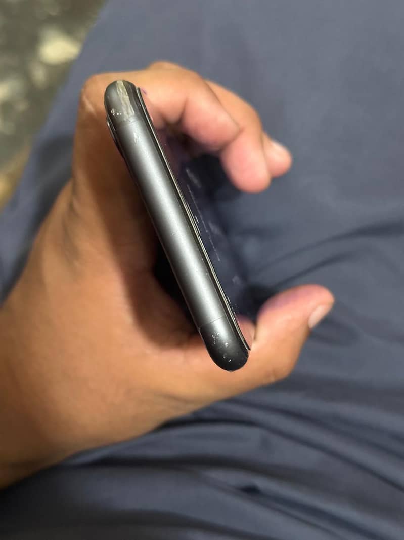 Apple iPhone 11 5
