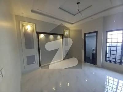 10 Marla House Available For Rent In Sector E Bahria Town Lahore