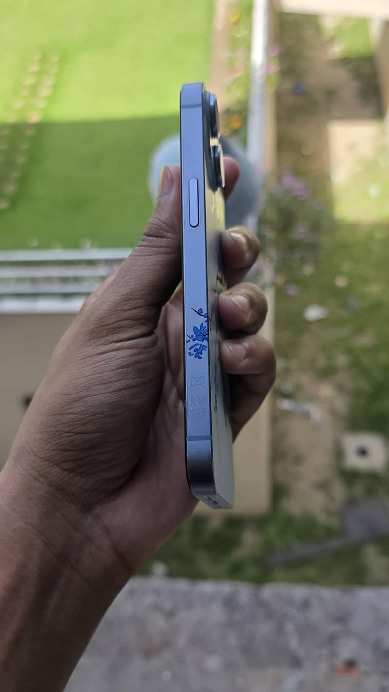 Apple iPhone 14 1