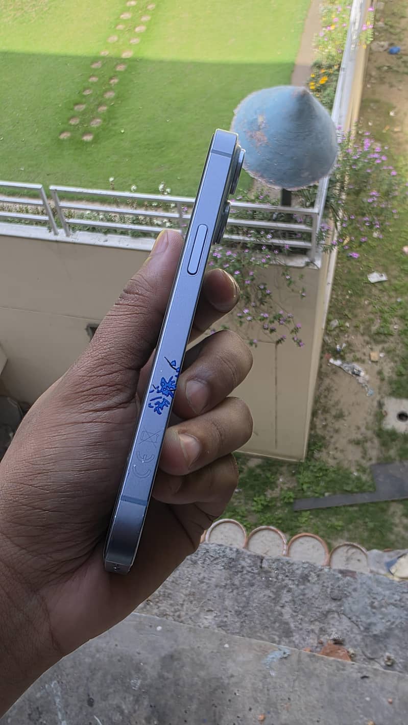 Apple iPhone 14 6