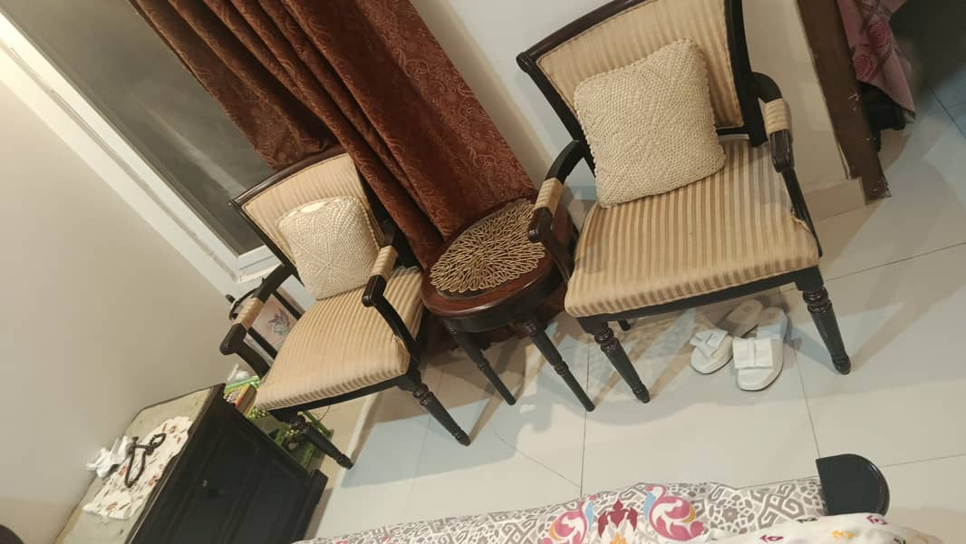 Chairs with side table 0